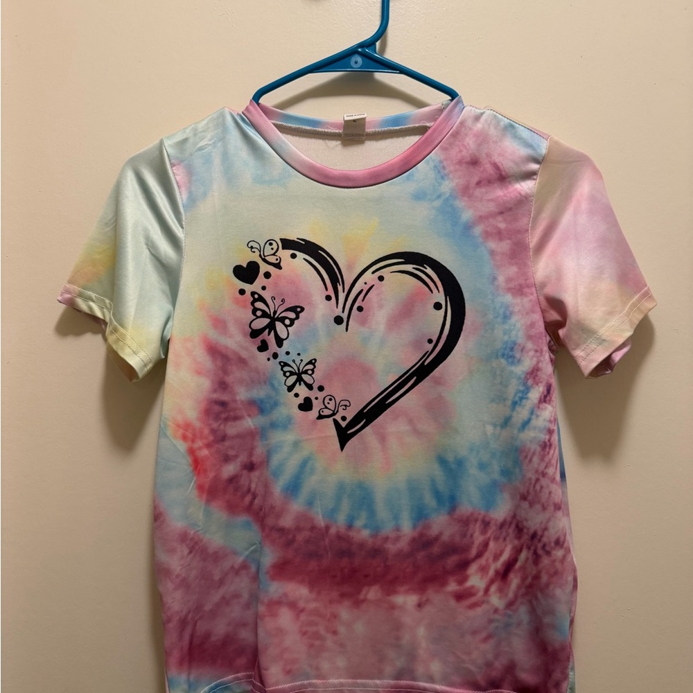 SHEIN Pastel Tie-Dye Heart & Butterfly Graphic Tee